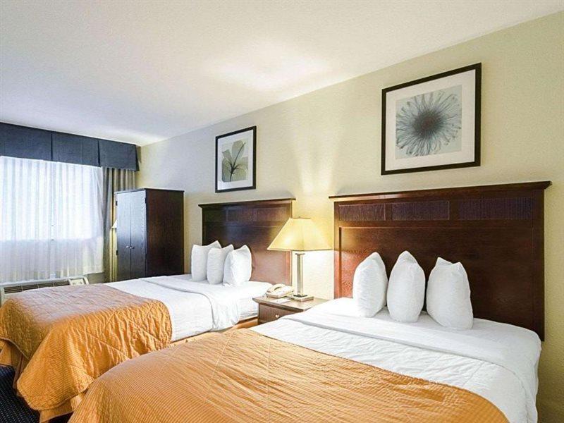 Rodeway Inn & Suites Williamsburg Central Extérieur photo