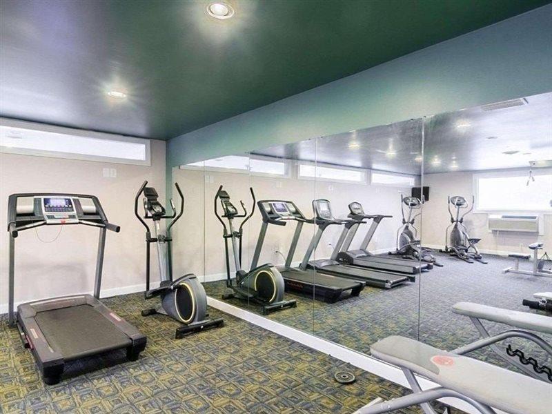Rodeway Inn & Suites Williamsburg Central Extérieur photo