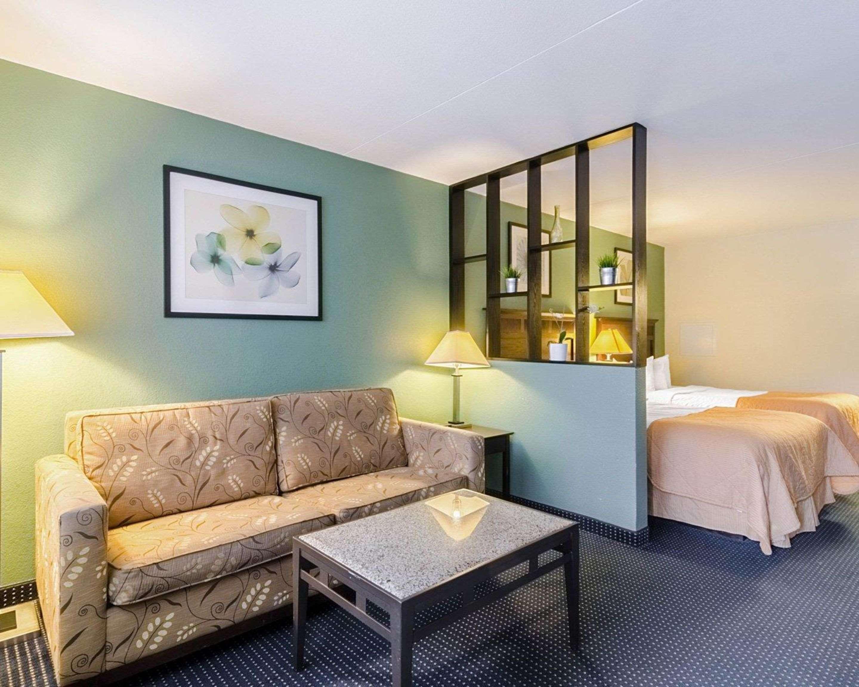 Rodeway Inn & Suites Williamsburg Central Extérieur photo