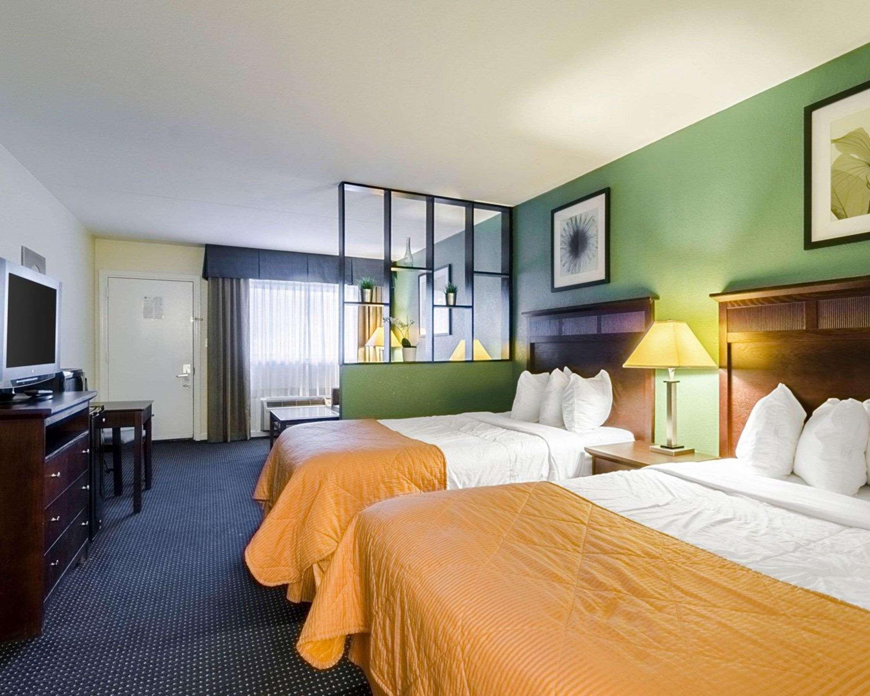 Rodeway Inn & Suites Williamsburg Central Extérieur photo