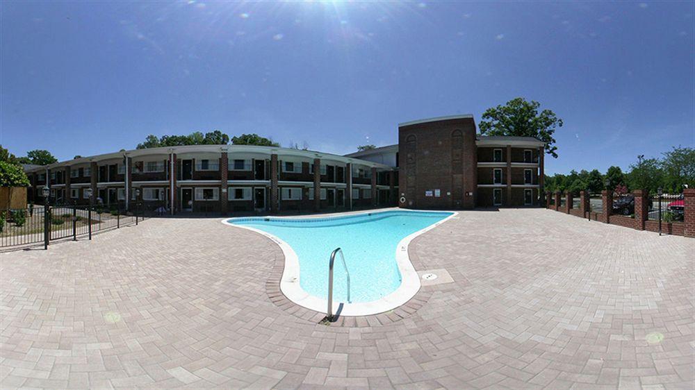 Rodeway Inn & Suites Williamsburg Central Extérieur photo