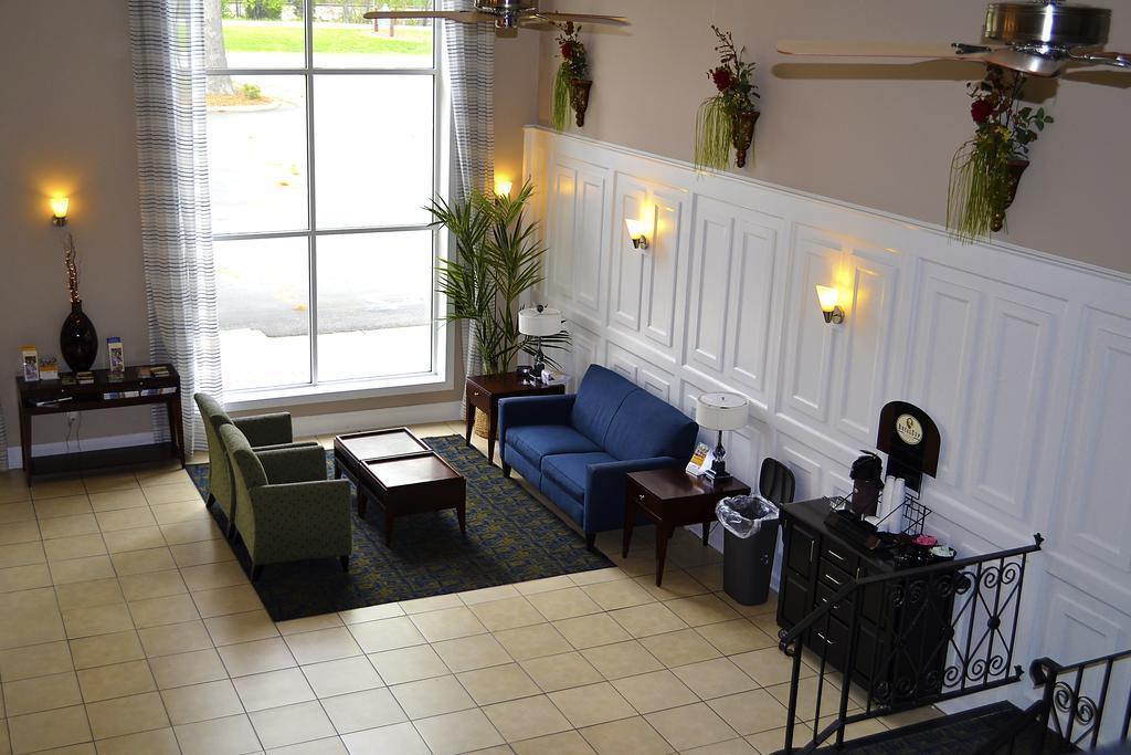 Rodeway Inn & Suites Williamsburg Central Extérieur photo
