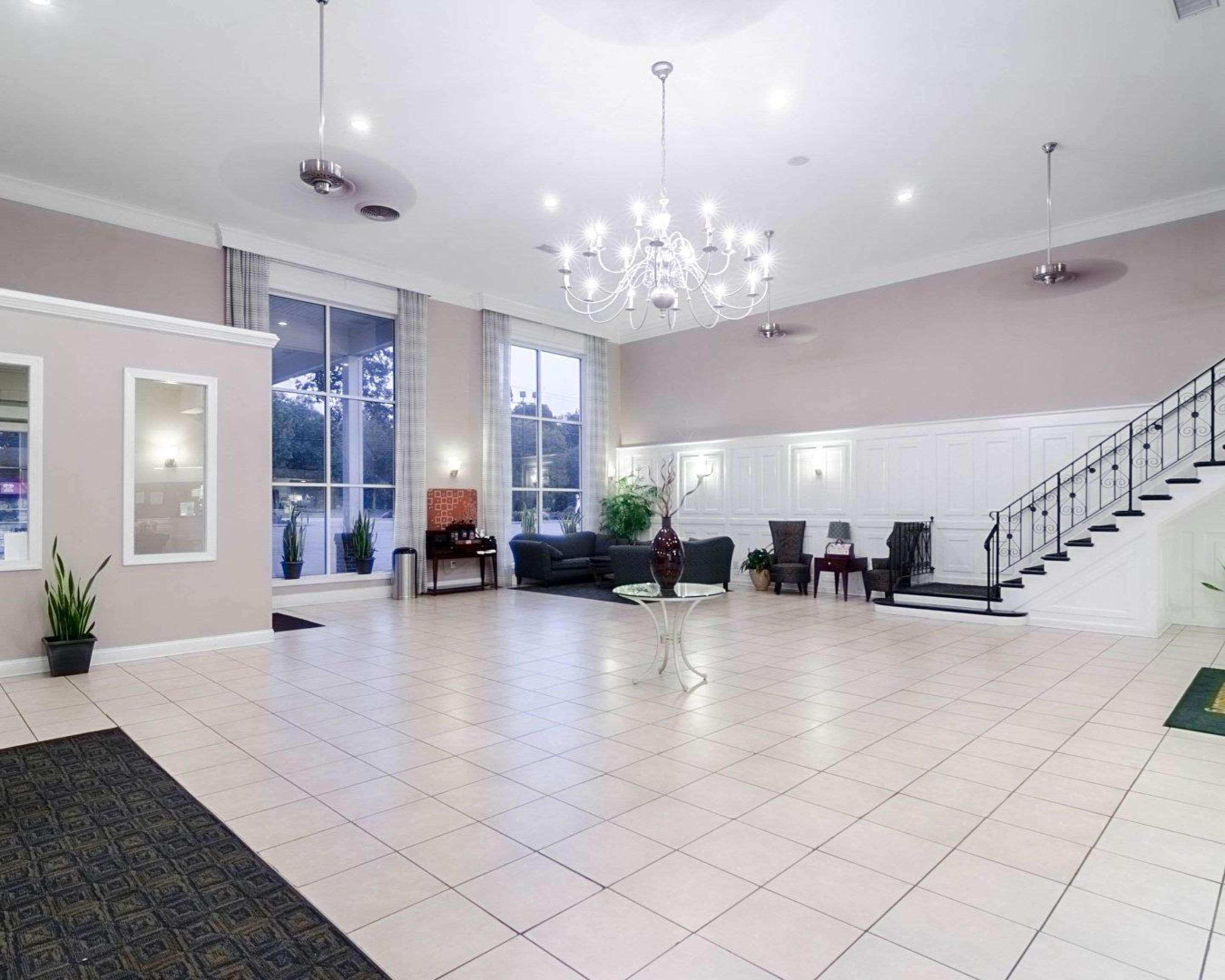 Rodeway Inn & Suites Williamsburg Central Extérieur photo