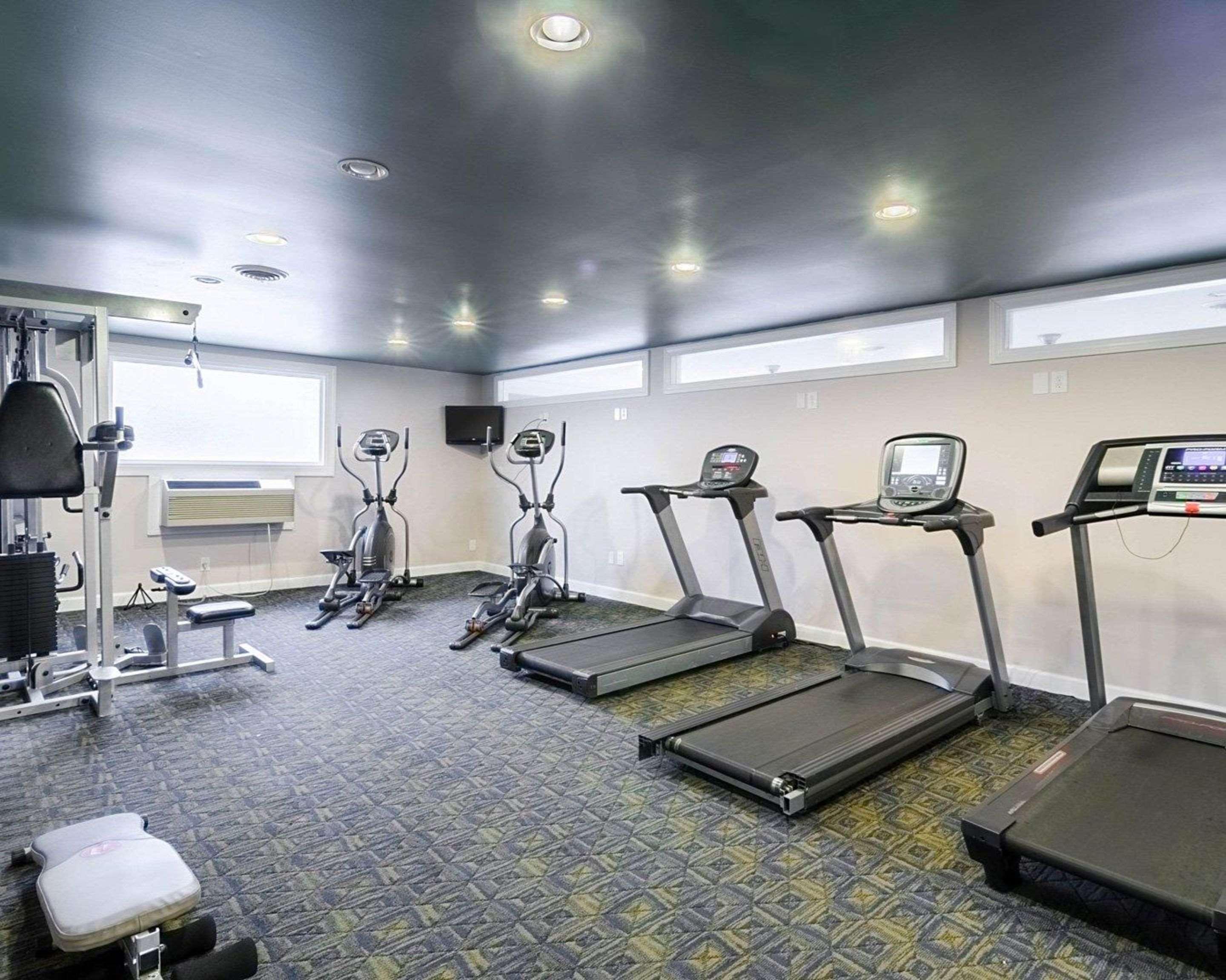 Rodeway Inn & Suites Williamsburg Central Extérieur photo