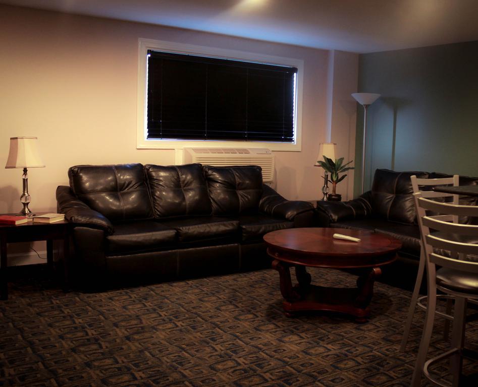 Rodeway Inn & Suites Williamsburg Central Extérieur photo
