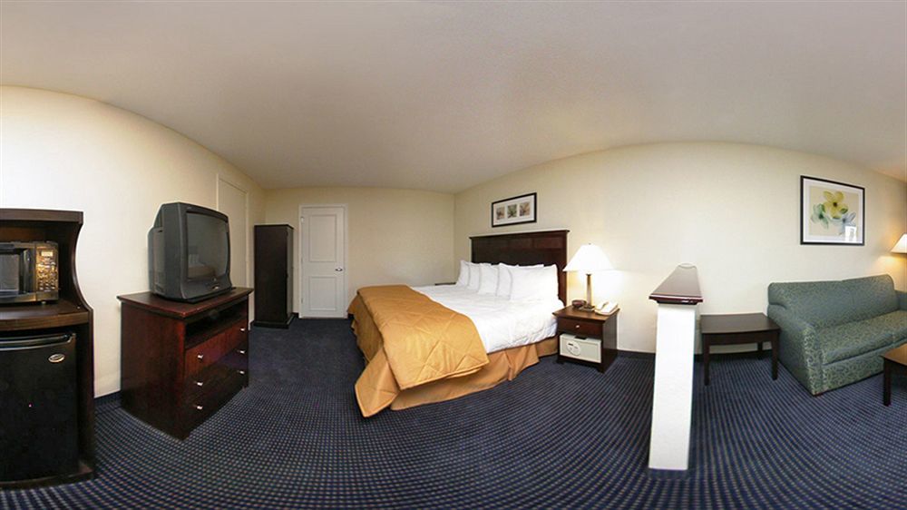 Rodeway Inn & Suites Williamsburg Central Extérieur photo